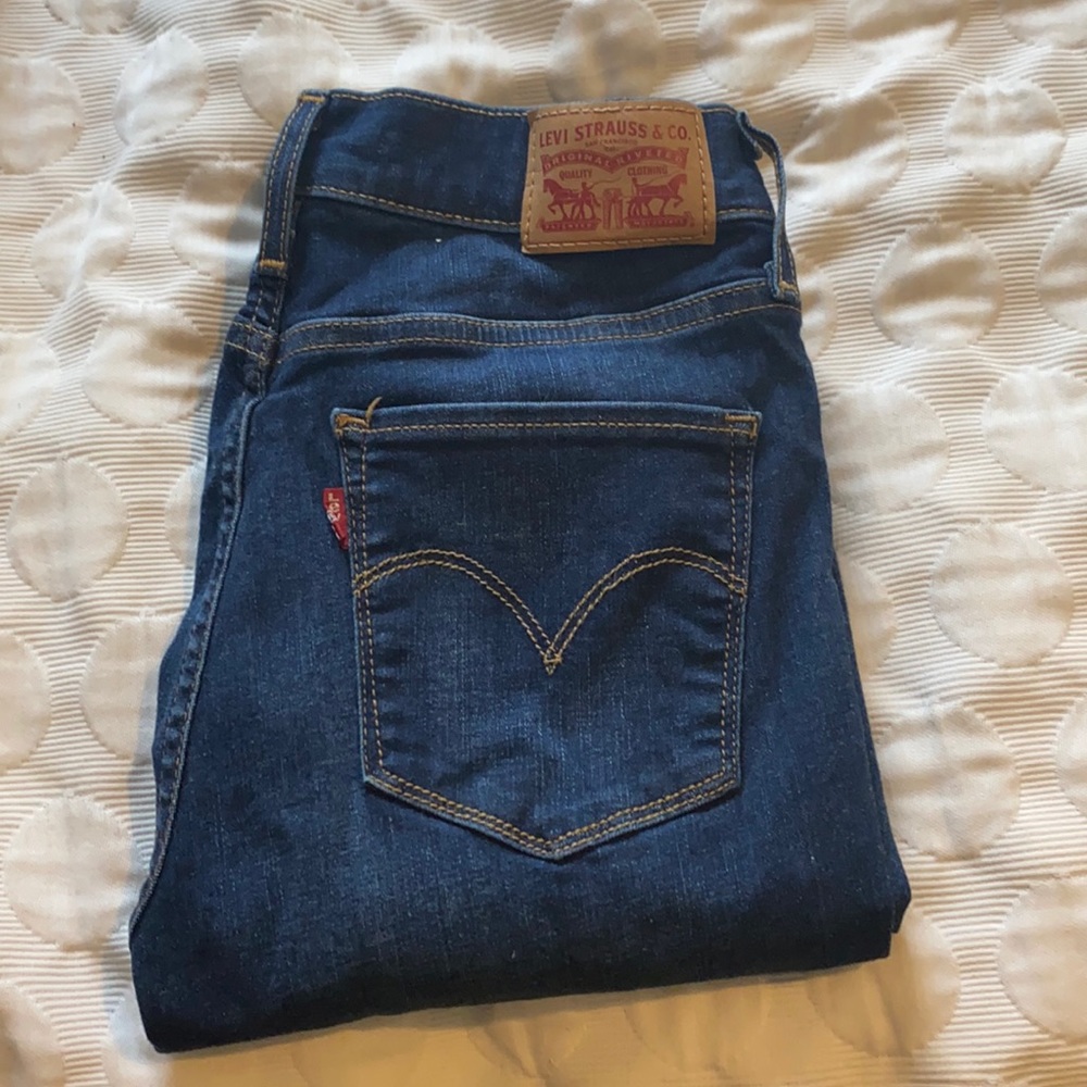 Levi 720 high rise super skinny dark wash size 27
